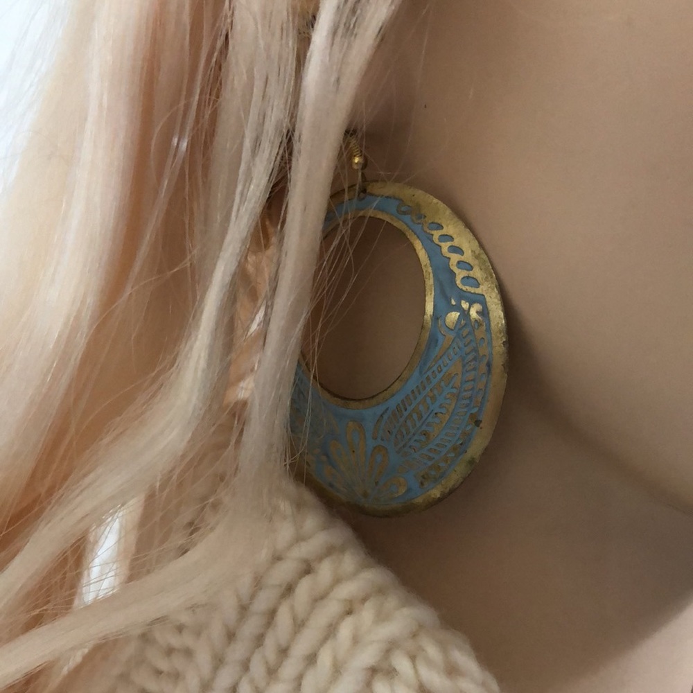 Vintage Metal Painted Earrings in Gold and Turquoise Design - Picture 6 of 14